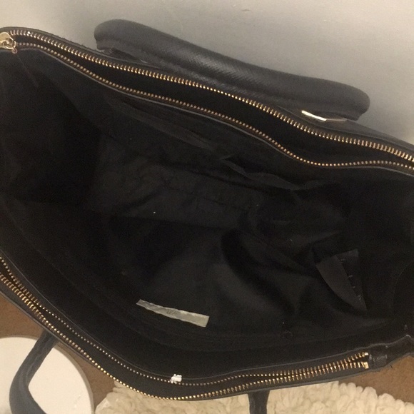 Large H&M Pocket Book - Picture 3 of 16